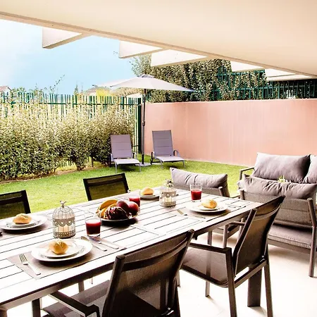 Sunny Gozy Retreat In The Heart Of The Coast