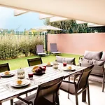 Sunny Gozy Retreat In The Heart Of The Coast