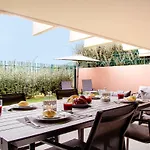 Sunny Gozy Retreat In The Heart Of The Coast *