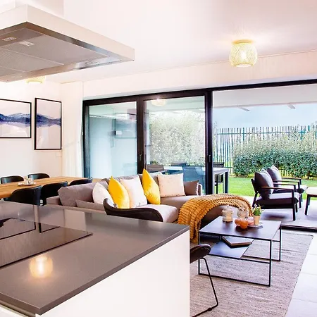 Sunny Gozy Retreat In The Heart Of The Coast Apartament *