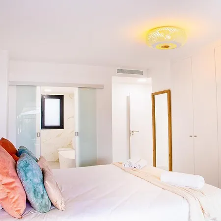Sunny Gozy Retreat In The Heart Of The Coast Apartament *