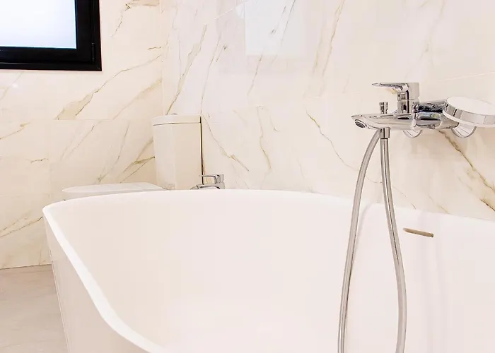 דירה Sunny Gozy Retreat In The Heart Of The Coast *