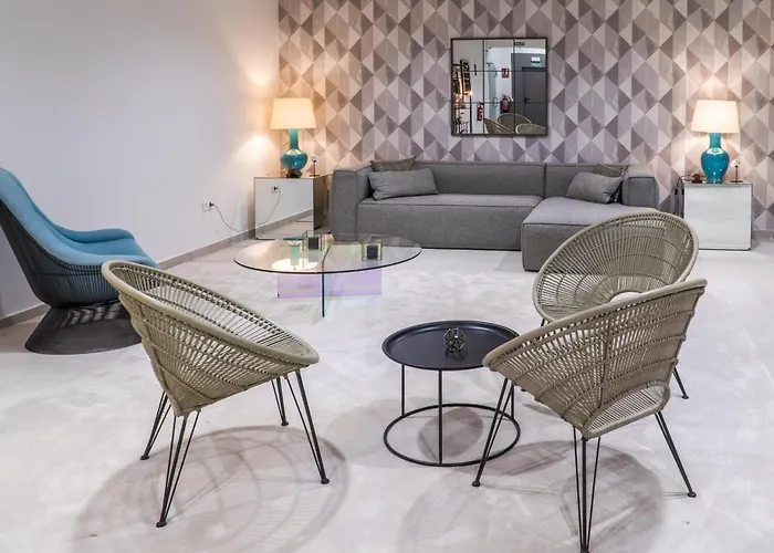 Sunny Gozy Retreat In The Heart Of The Coast