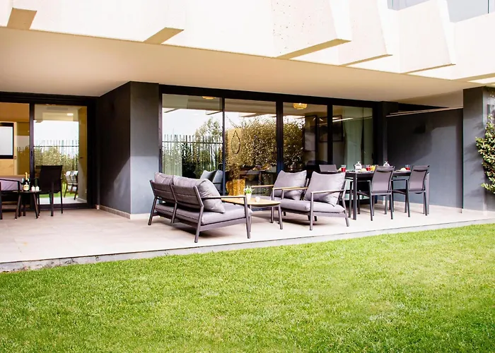 Sunny Gozy Retreat In The Heart Of The Coast