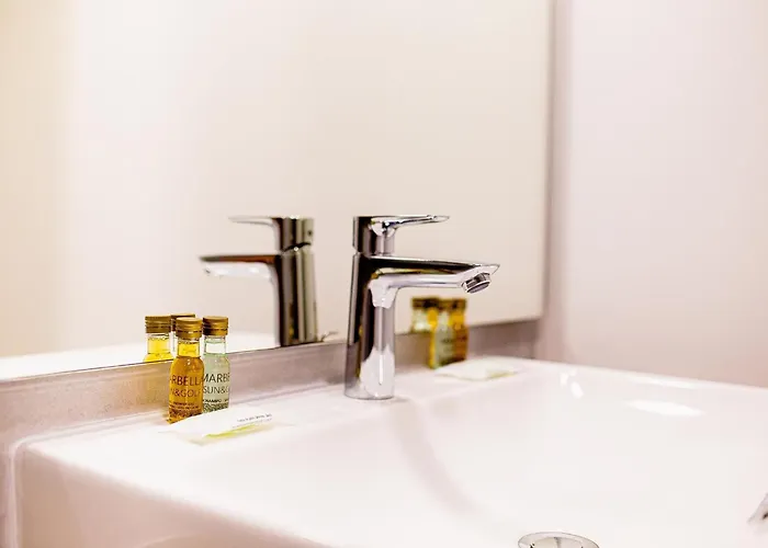 Sunny Gozy Retreat In The Heart Of The Coast