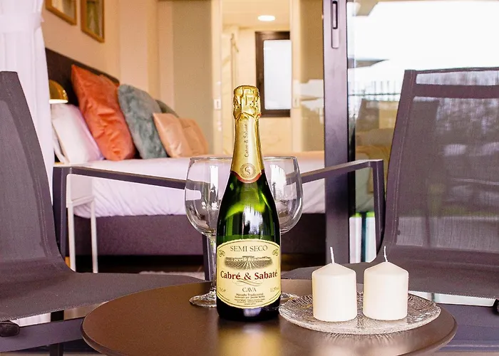 Sunny Gozy Retreat In The Heart Of The Coast